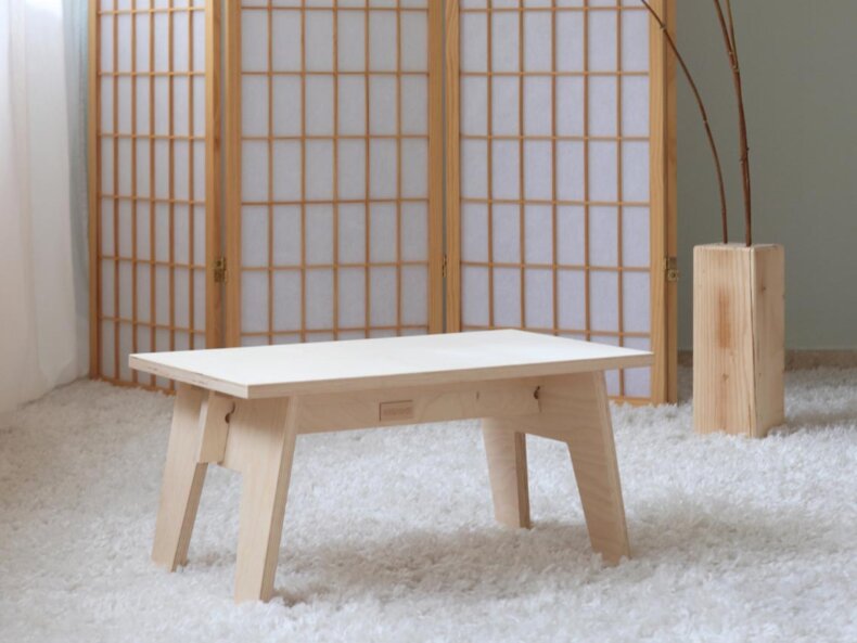 AKI Hocker