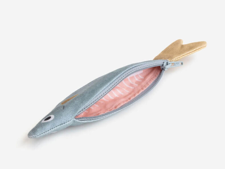 Blue Anchovy, Täschchen