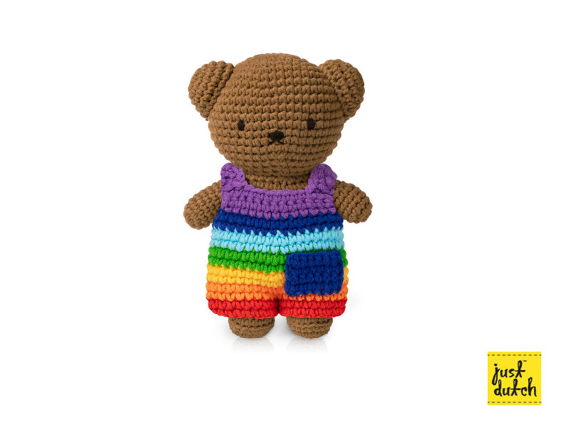 Boris im Regenbogen-Overall