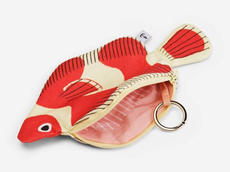 Detailansicht des Don Fisher Clownfish Small Schlüsselanhängers – handgenähte Baumwolle in Clownfischform
