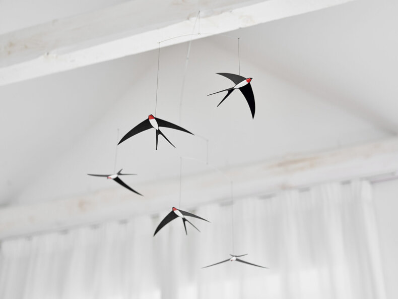Flensted-Mobiles-Fliegende-Schwalben-5