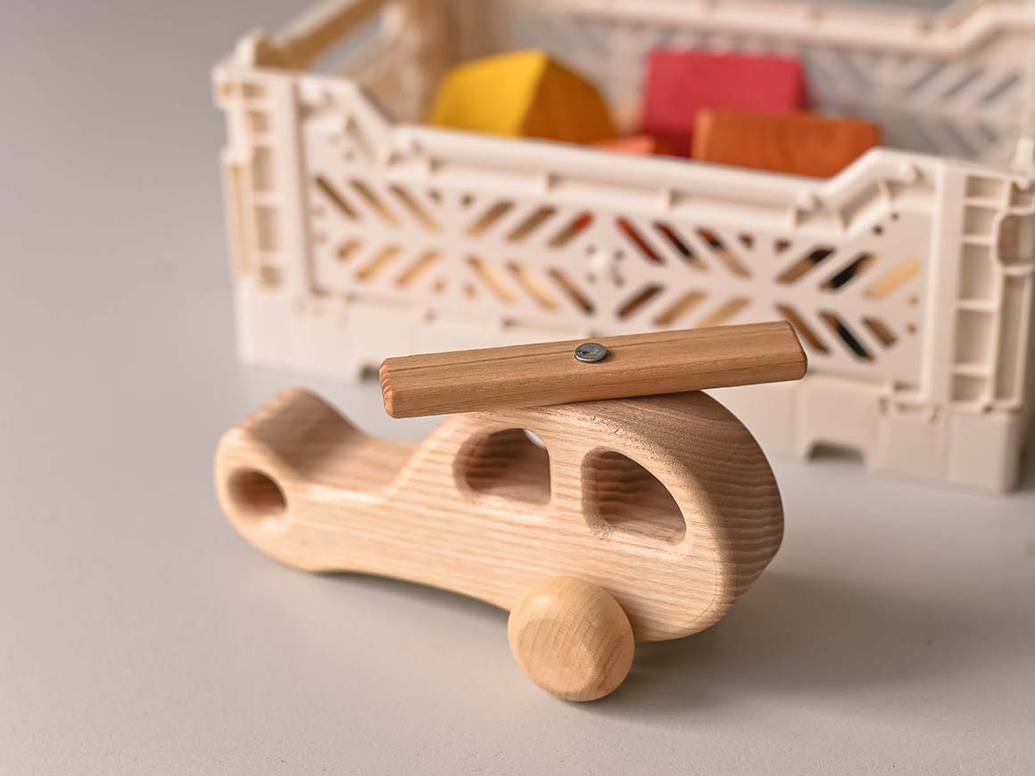 Helikopter aus Holz, lotes toys
