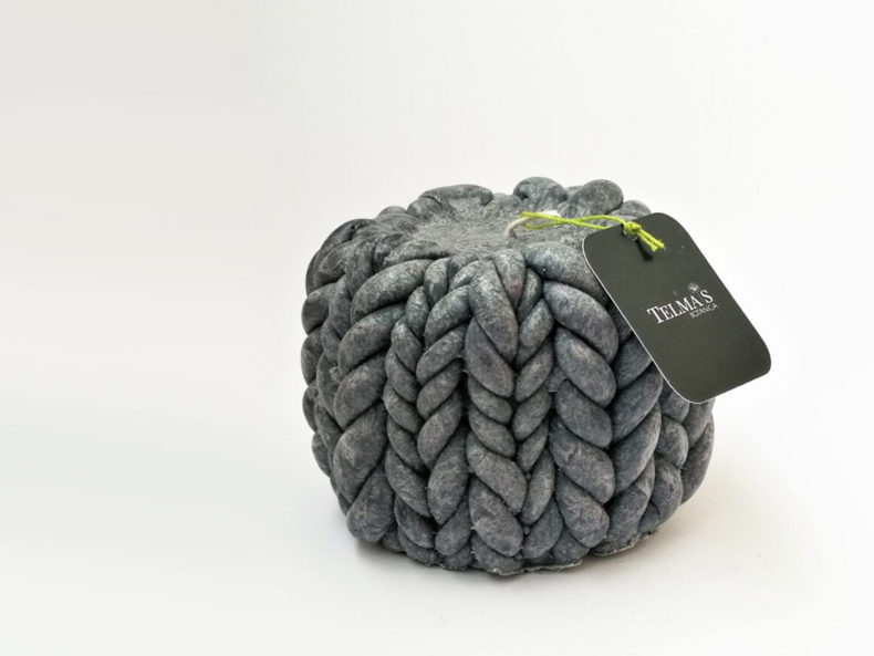 Knitted-candle-Coziness-gray-TELMAS-BOTANICAS-Berlin