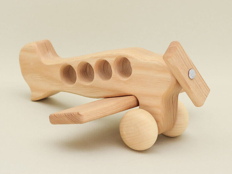Linienflugzeug aus Holz, Lotes Toys – Bild 2