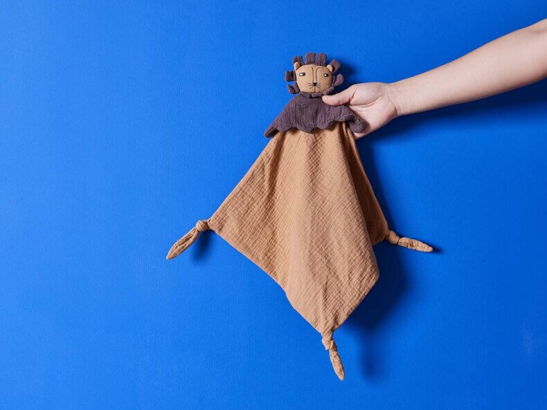 Lobo Lion Cuddle Cloth, Schmusetuch Löwe – Bild 2