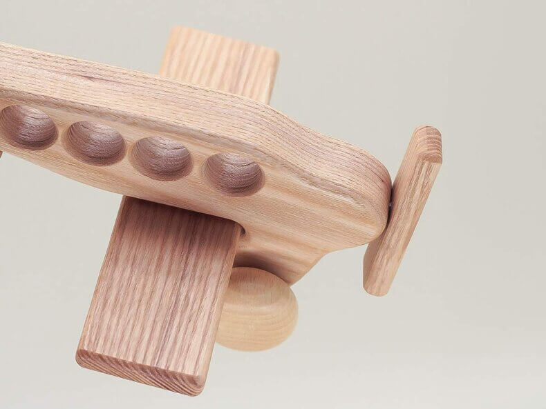 Linienflugzeug aus Holz, Lotes Toys – Bild 5