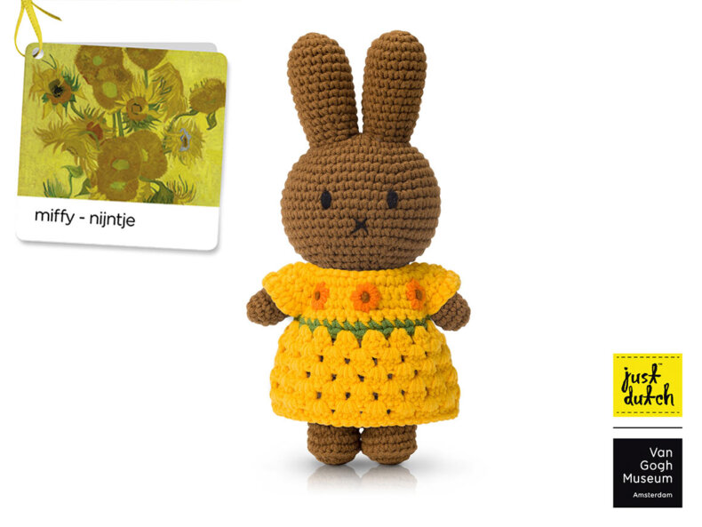 MELANIE gehäkeltes Kuscheltier - im neuen Sonnenblumenkleid