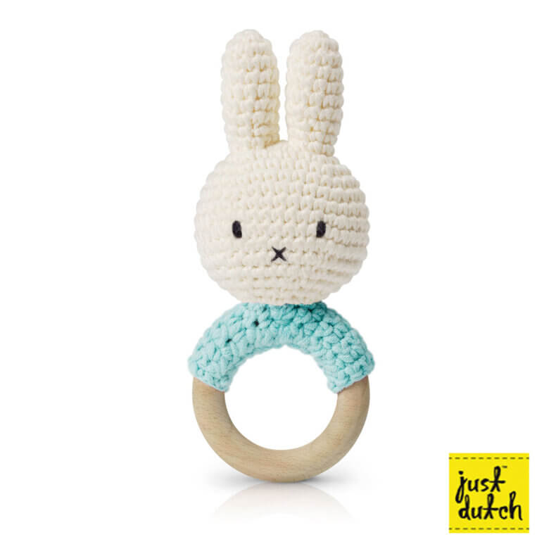 MIFFY Gehäkelter Greifling / Rassel, pastel aqua