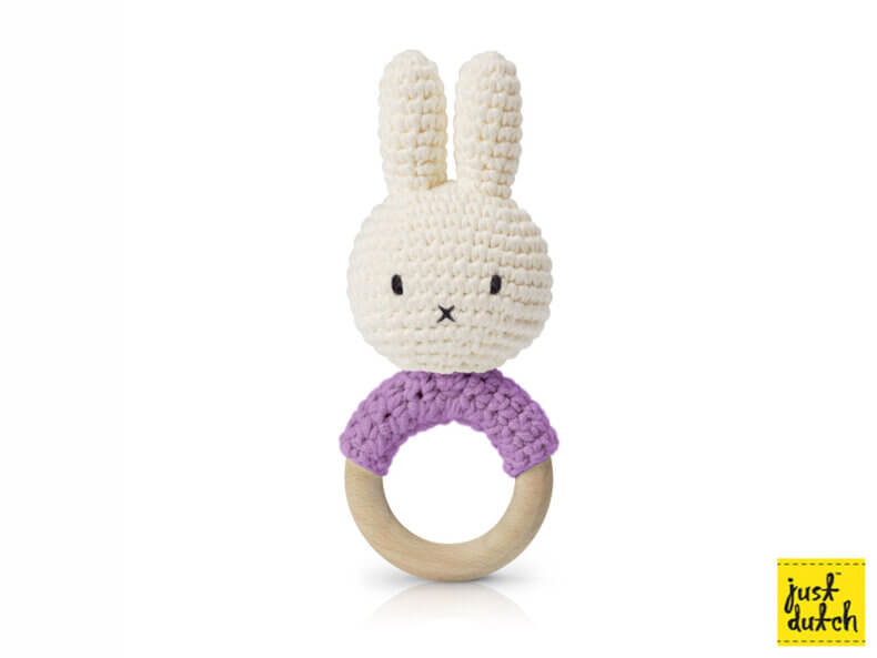 MIFFY Gehäkelter Greifling Rassel lila
