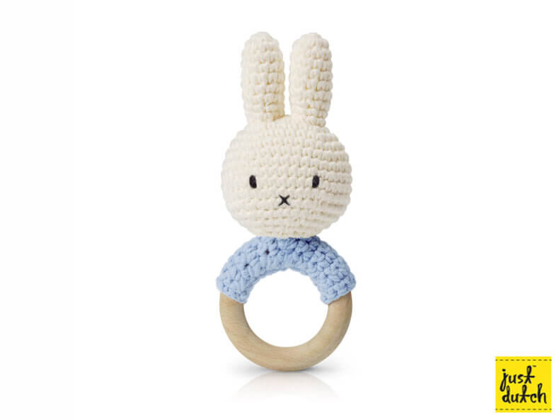 MIFFY Gehäkelter Greifling Rassel pastel blue