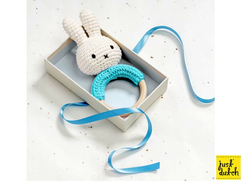 MIFFY Gehäkelter Greifling / Rassel, pastel aqua – Bild 2