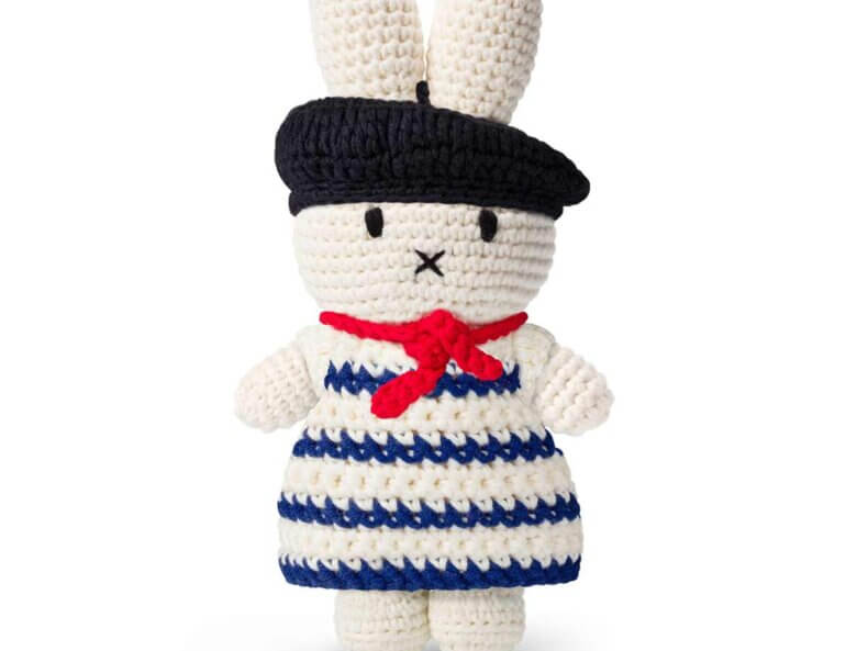 MIFFY im Frankreich-Outfit