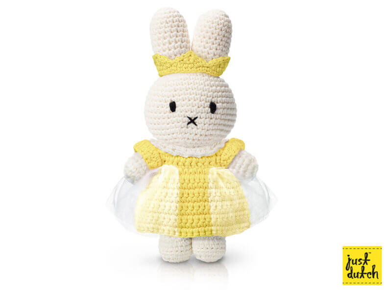 MIFFY - im pastelgelben Prinzessinnen-Outfit