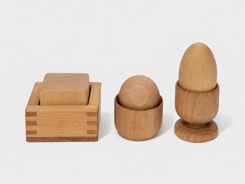Montessori-Set Ei, Kugel, Würfel, Becher und Eierbecher