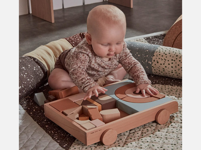 Rainbow-Wagon-with-Blocks-OYOY-living