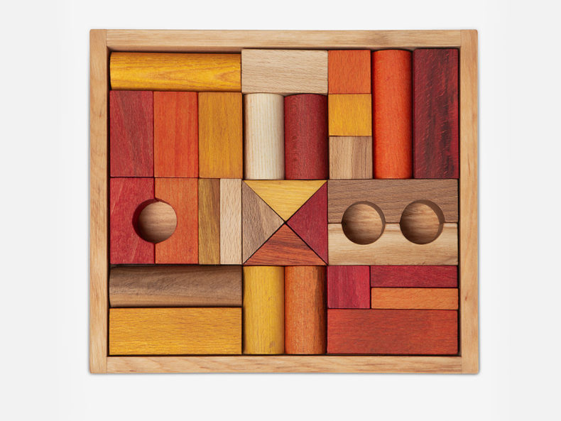 WOODEN-STORY-Blocks-in-tray-warm-colors