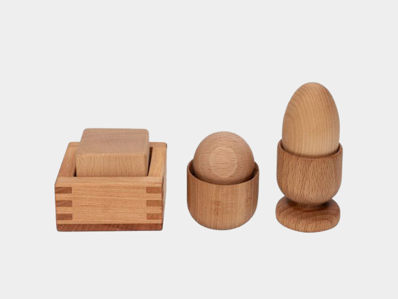 Montessori-Set Ei, Kugel, Würfel, Becher und Eierbecher – Bild 2