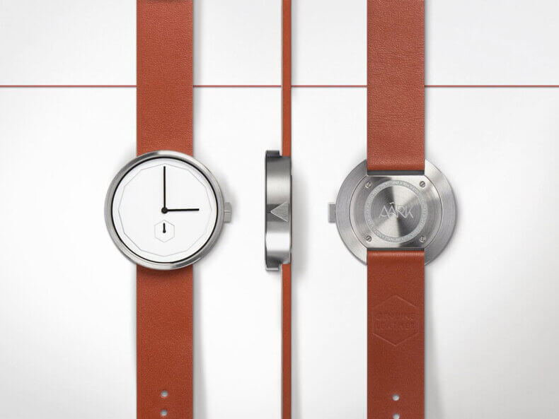 Seitliche Ansicht der AÃRK Classic Neu – Silver mit schlankem Edelstahlgehäuse