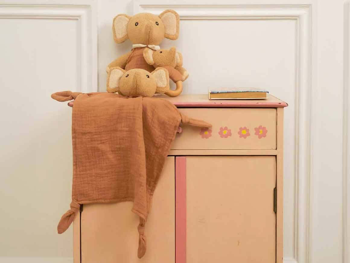 Geschenkset Schmusetuch und Rassel Elefant Ollie – Bild 7