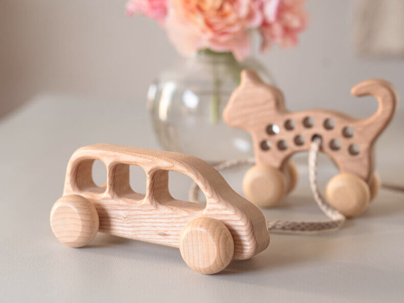 Omnibus aus Holz, Lotes Toys