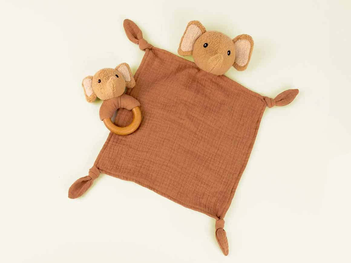 Geschenkset Schmusetuch und Rassel Elefant Ollie – Bild 2